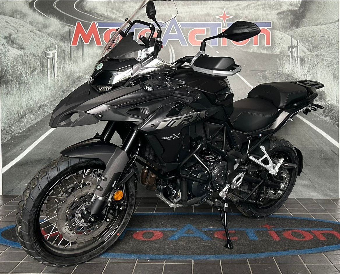 BENELLI TRK 502 X • Moto Action, concessionaria a Scafati di auto e moto  nuove e usate