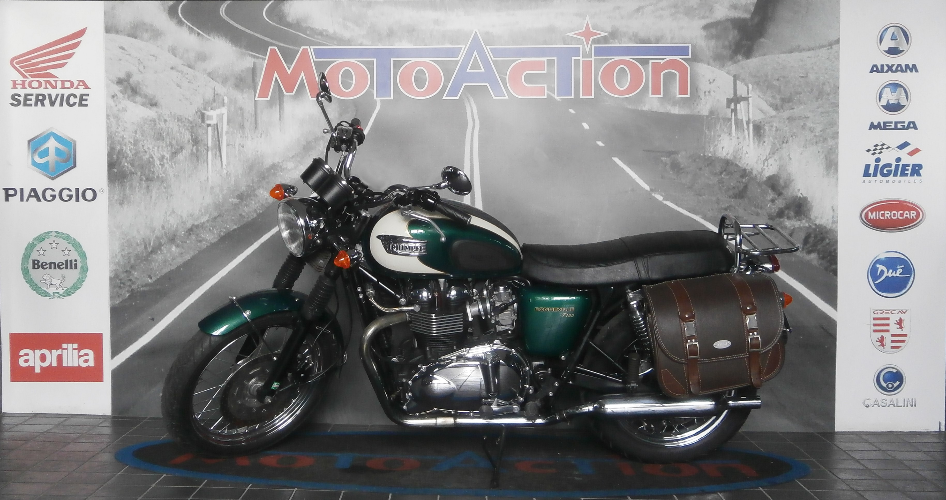 TRIUMPH BONNEVILLE T100 2009 Moto Action concessionaria a Scafati di auto e moto nuove e usate