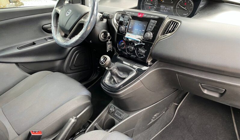 Lancia Ypsilon 1.2 69 CV 5 porte Gold completo