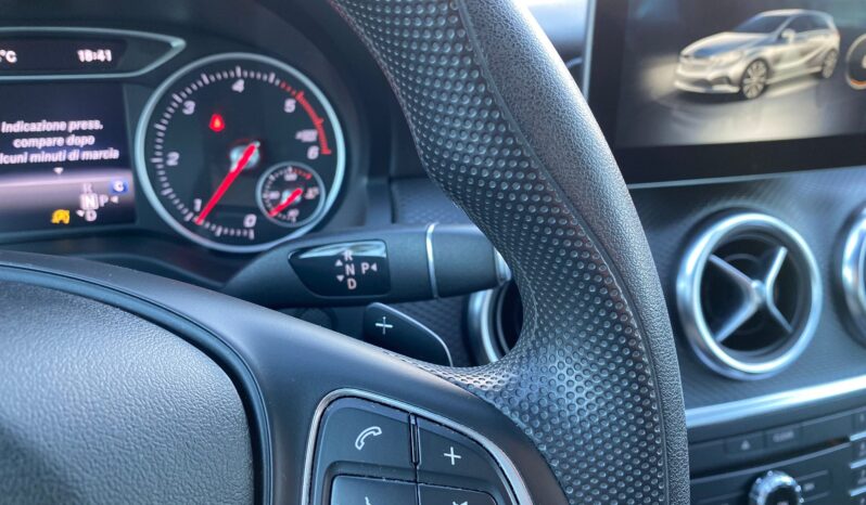 Mercedes-Benz A 180 d Business auto completo