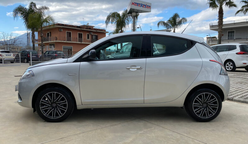 Lancia Ypsilon 1.2 69 CV 5 porte Gold completo