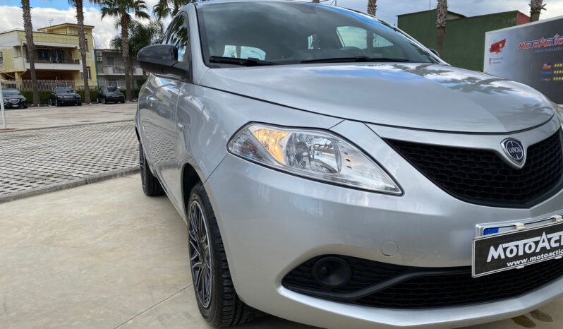 Lancia Ypsilon 1.2 69 CV 5 porte Gold completo