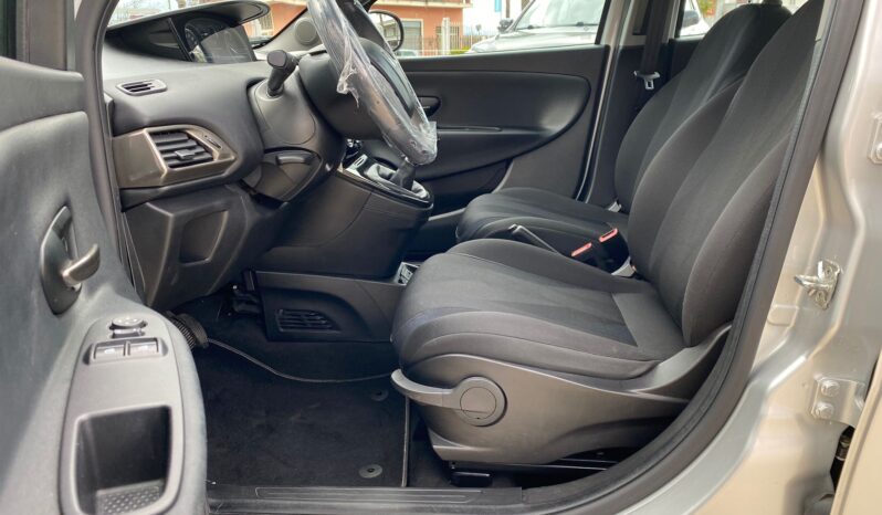 Lancia Ypsilon 1.2 69 CV 5 porte Gold completo