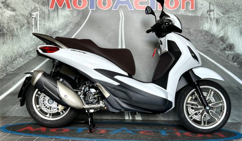 PIAGGIO BEVERLY 300 completo