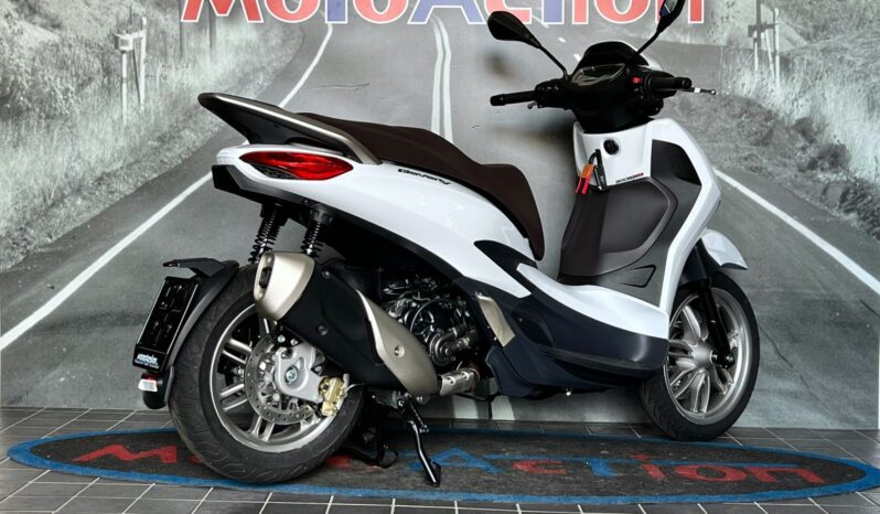 PIAGGIO BEVERLY 300 completo