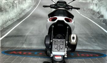 PIAGGIO BEVERLY 300 completo