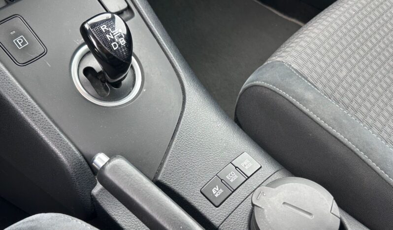 Toyota Auris 1.8h Lounge cvt completo