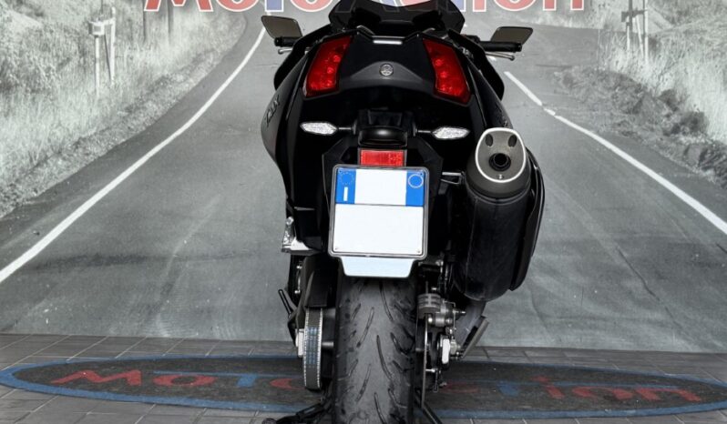 YAMAHA T-MAX 530 – 2019 completo